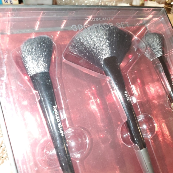 3 PC FACE BRUSH SET - Picture 4 of 7